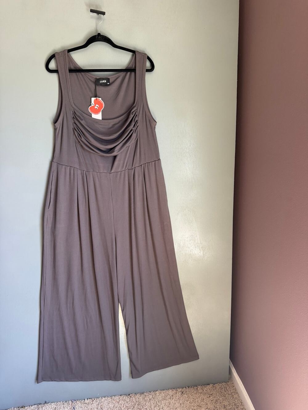 CIDER New With TAGS Women's 2XL Grey Flowy Jumpsuit Romper Sleeveless Summer